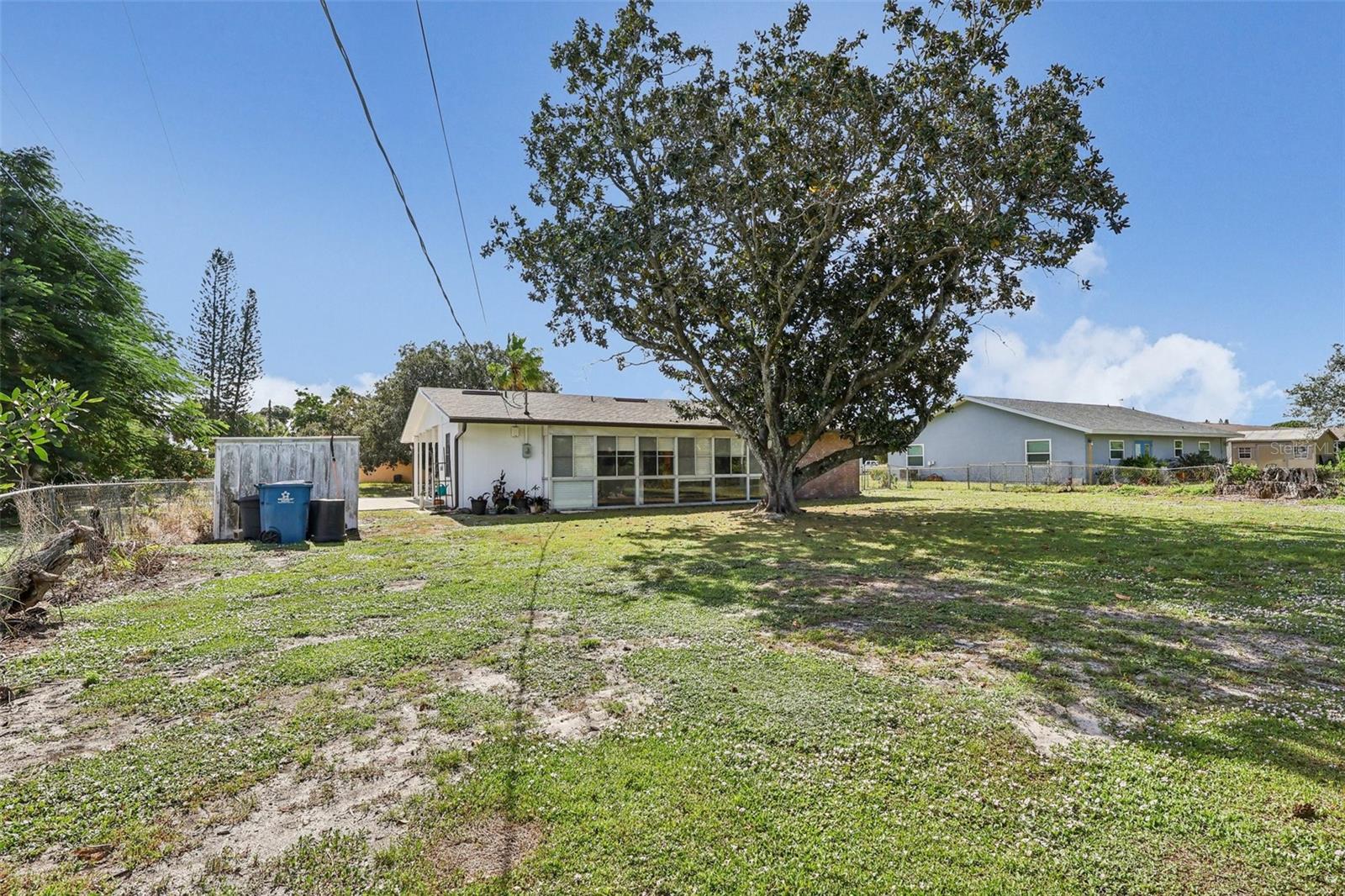 Image 32 of 35 For 892 Hampton Drive Ne