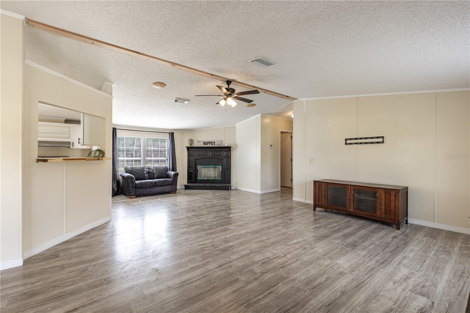 Image 12 of 40 For 10902 Westmont Road