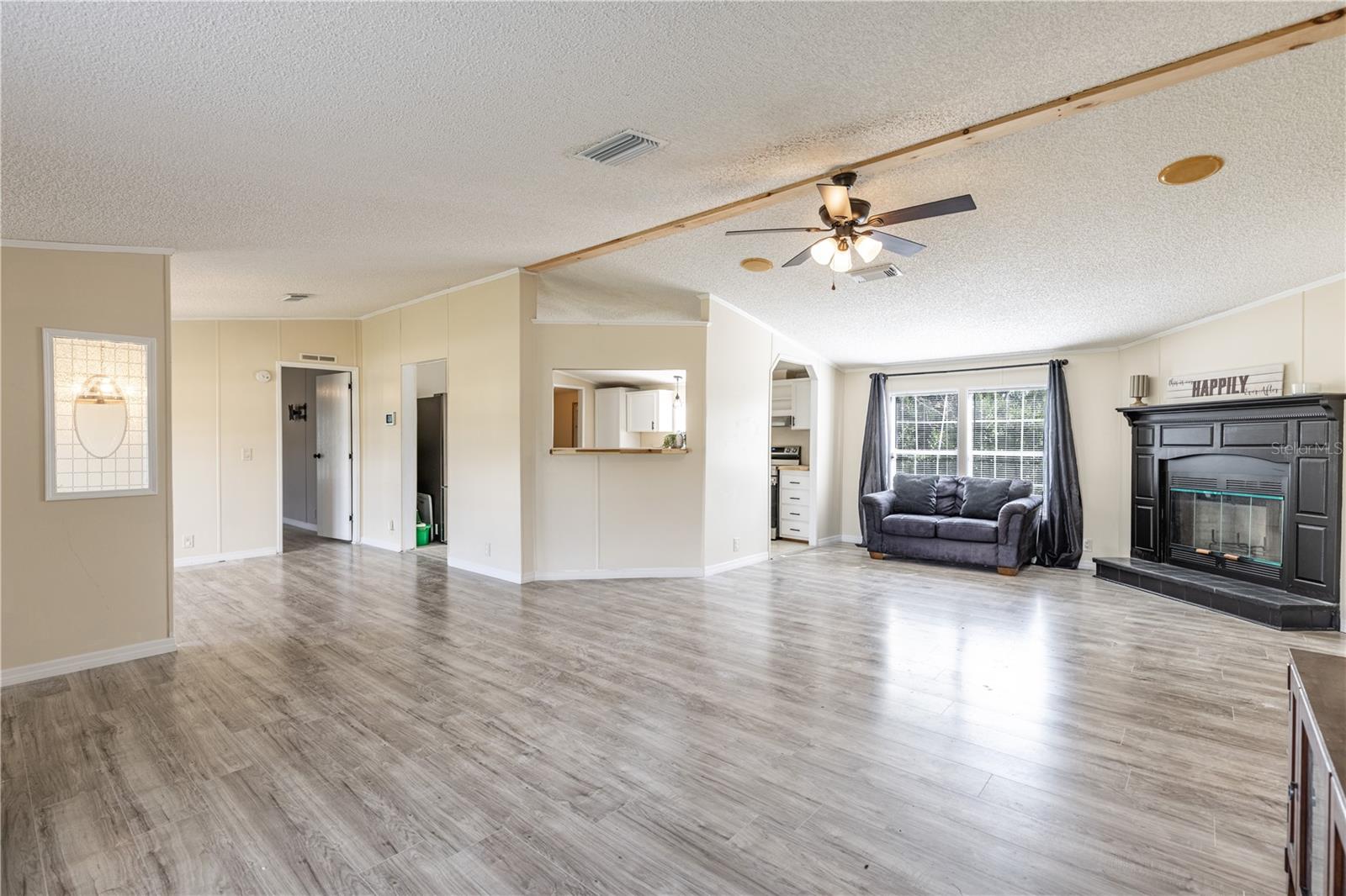 Image 13 of 40 For 10902 Westmont Road