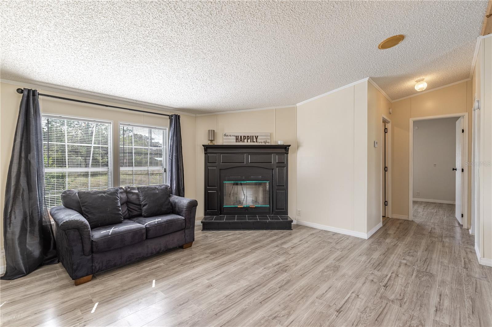 Image 14 of 40 For 10902 Westmont Road