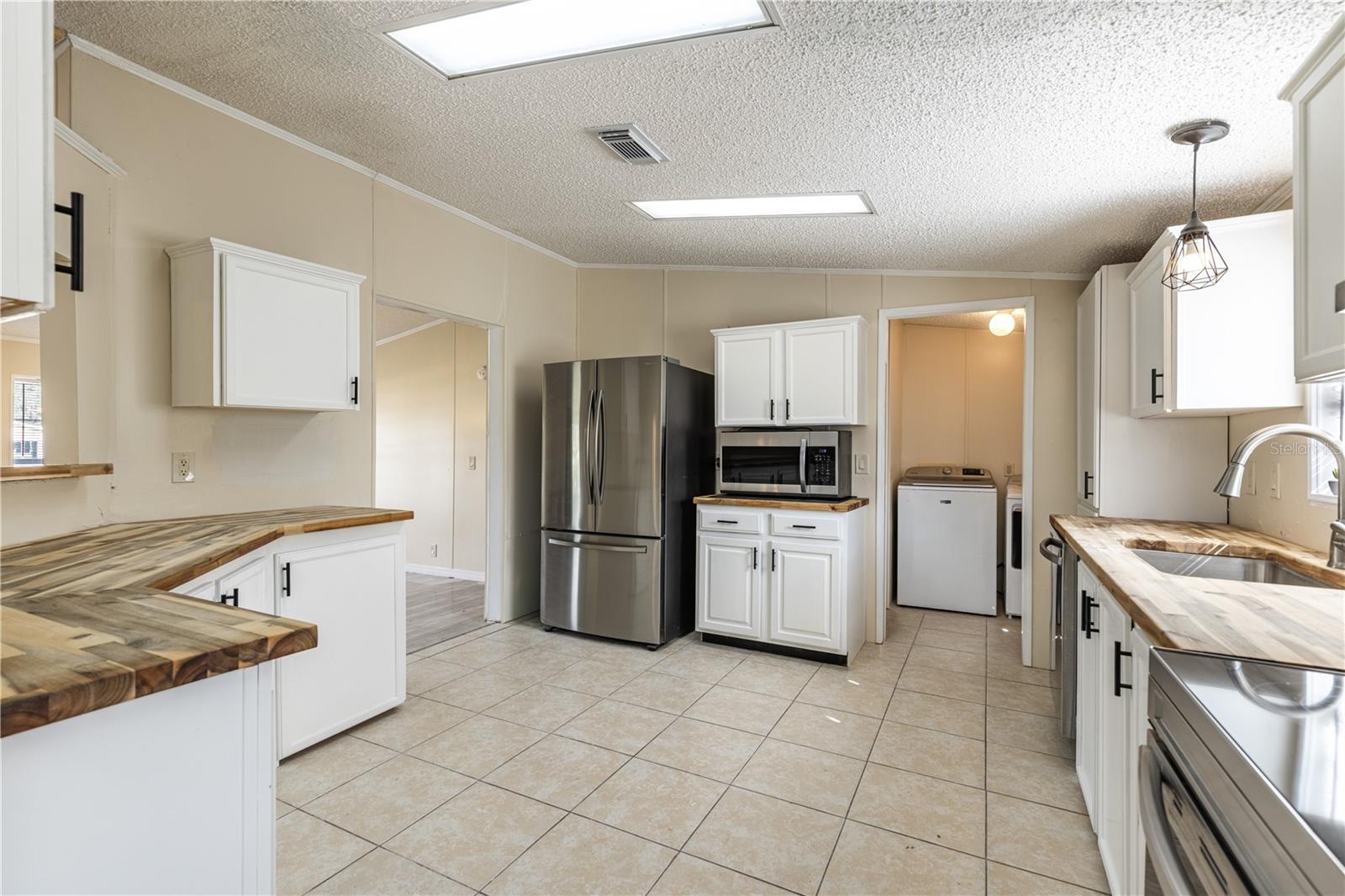 Image 16 of 40 For 10902 Westmont Road