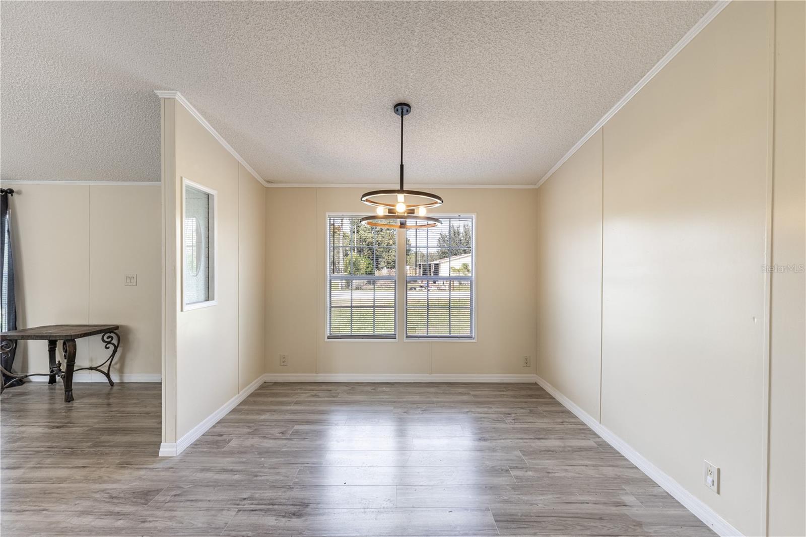 Image 19 of 40 For 10902 Westmont Road