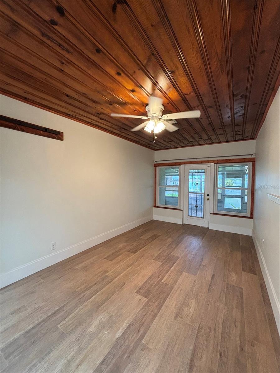 Image 10 of 21 For 912 Lake Jessie Drive