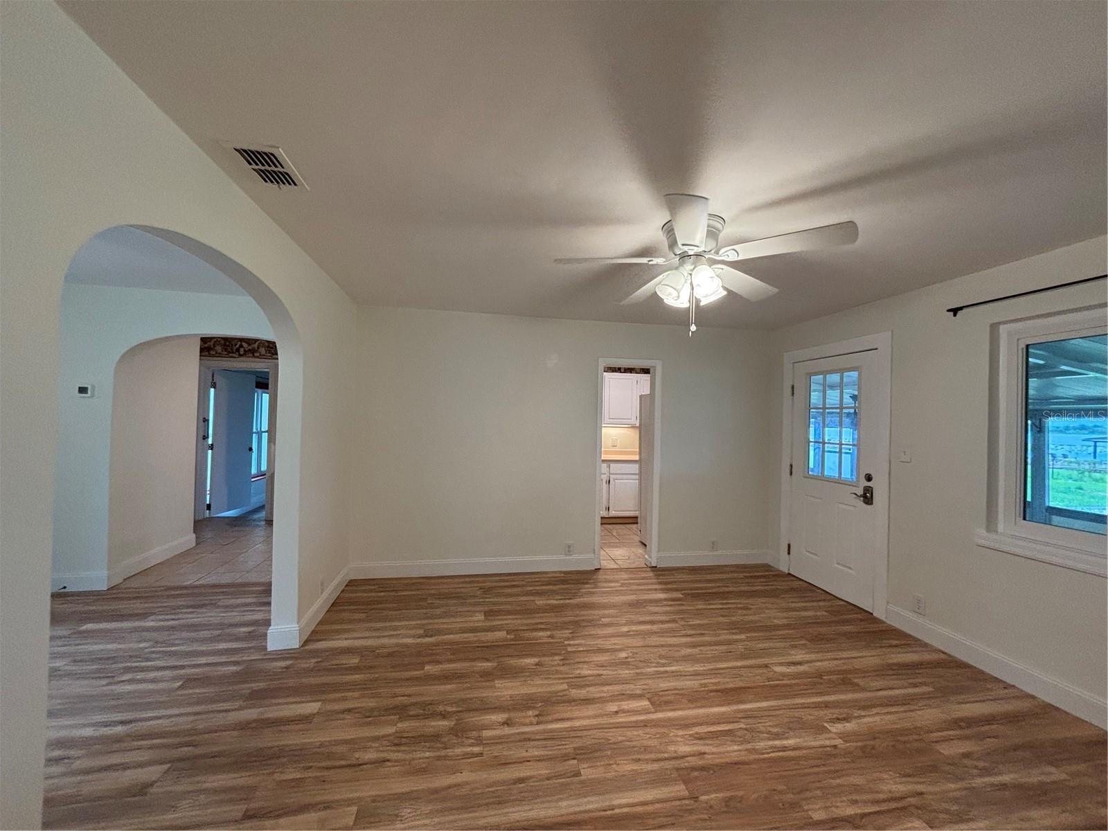 Image 8 of 21 For 912 Lake Jessie Drive