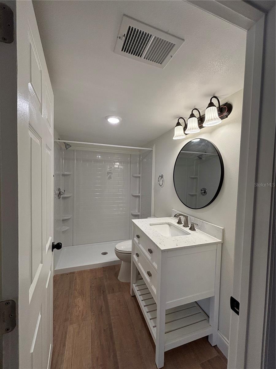 Image 9 of 21 For 912 Lake Jessie Drive