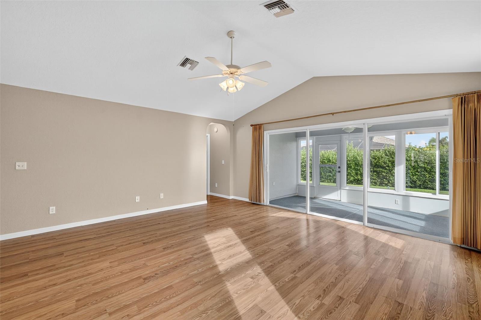 Image 11 of 35 For 12125 175th Street