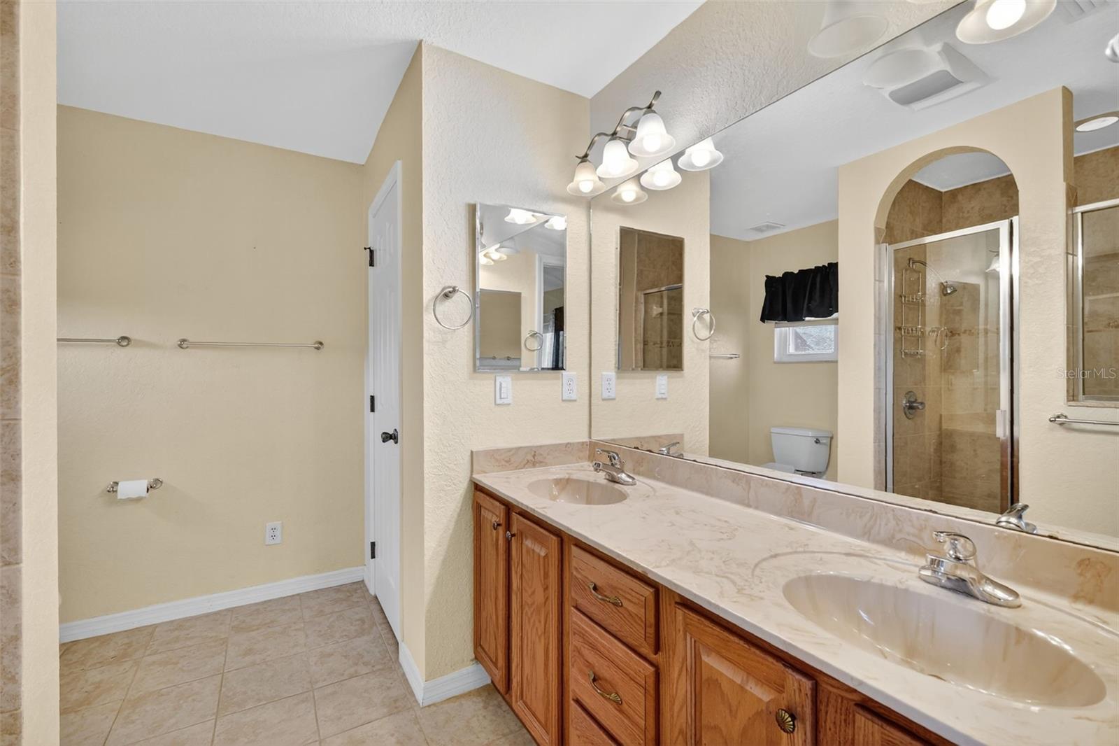 Image 16 of 35 For 12125 175th Street