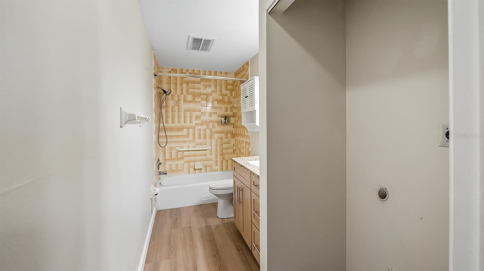 Image 28 of 59 For 135 Central Avenue