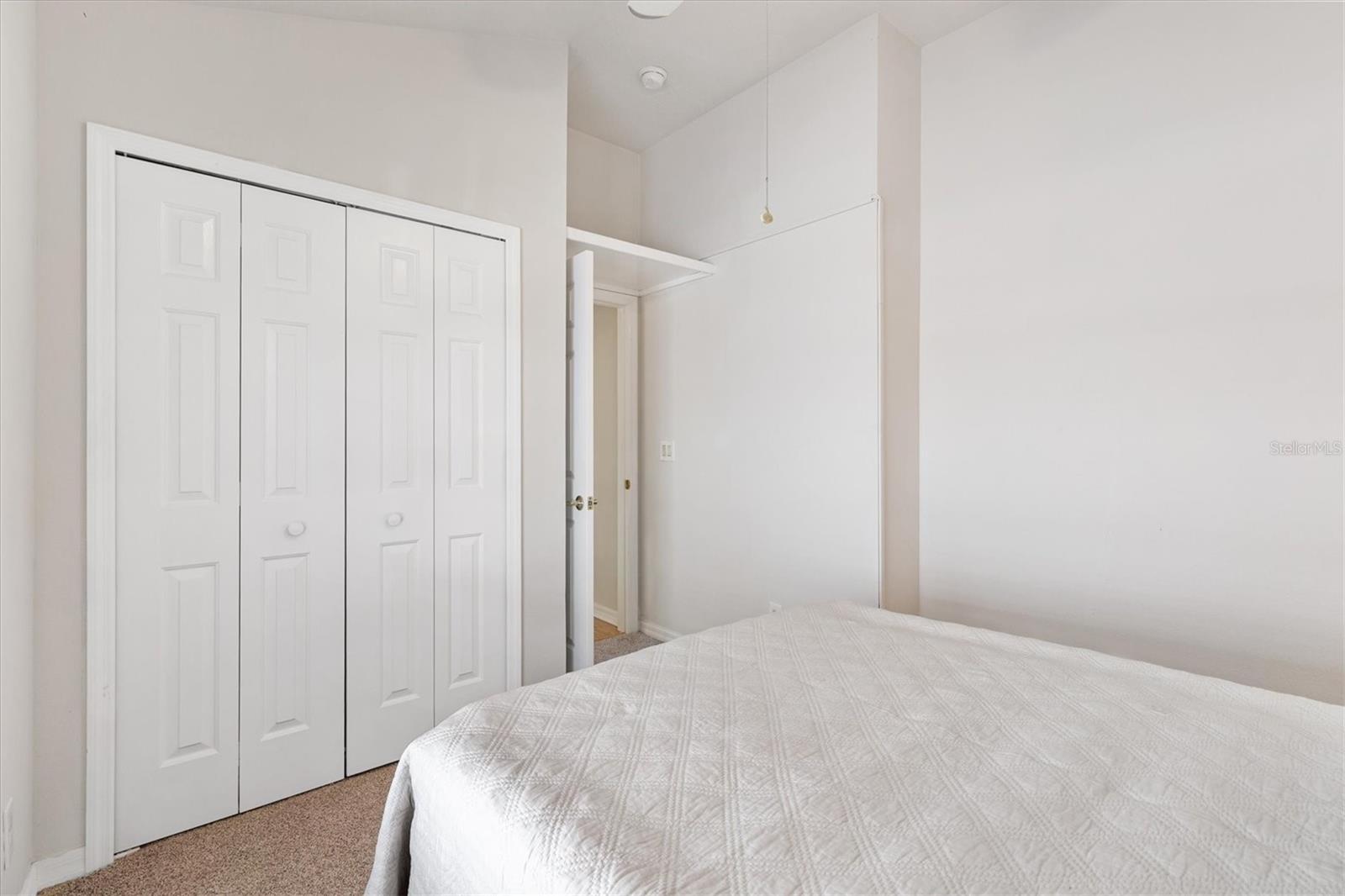 Image 20 of 34 For 5610 King James Avenue