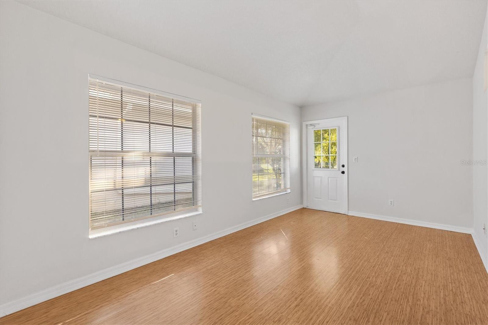 Image 21 of 34 For 5610 King James Avenue