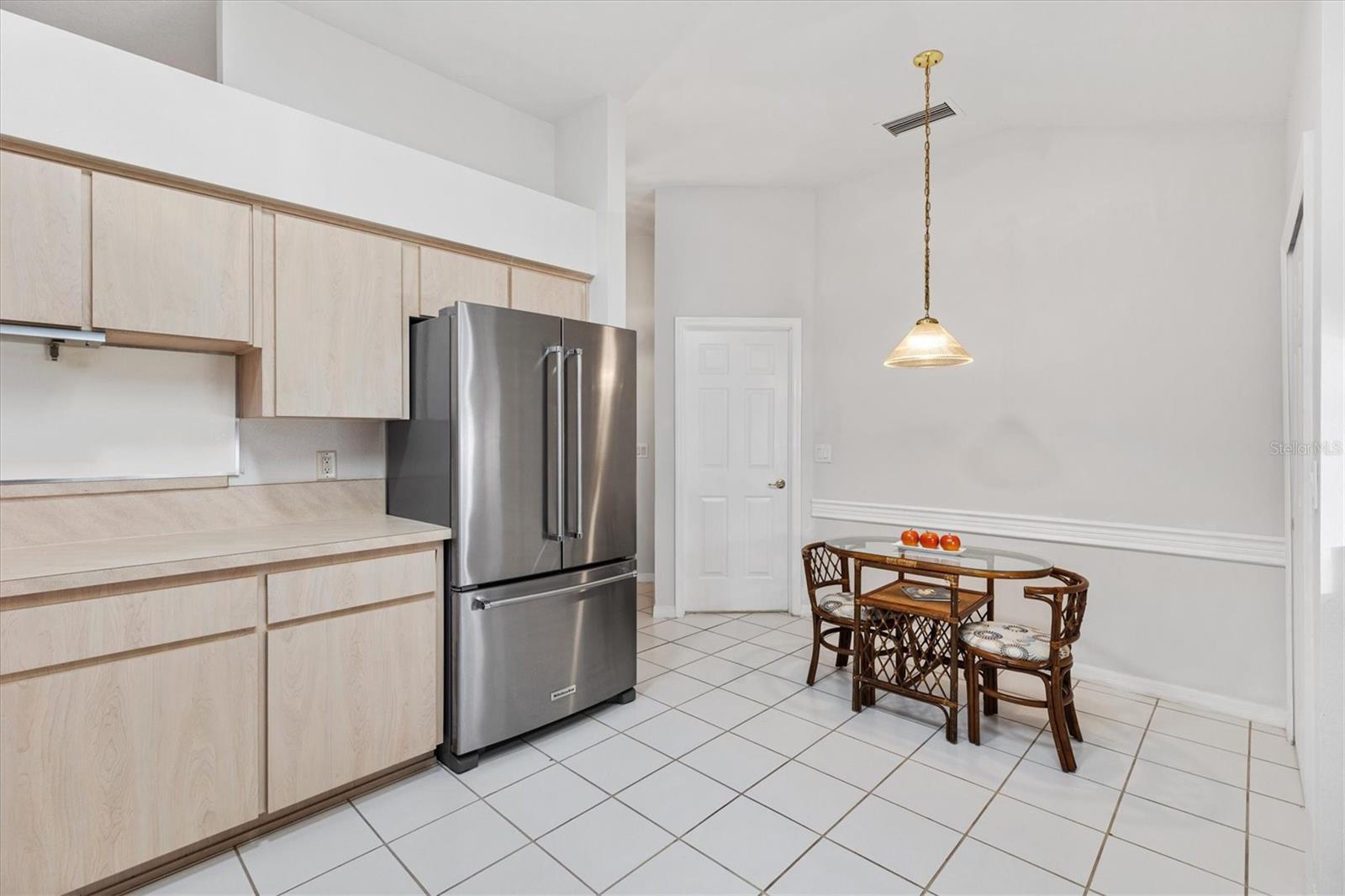 Image 6 of 34 For 5610 King James Avenue