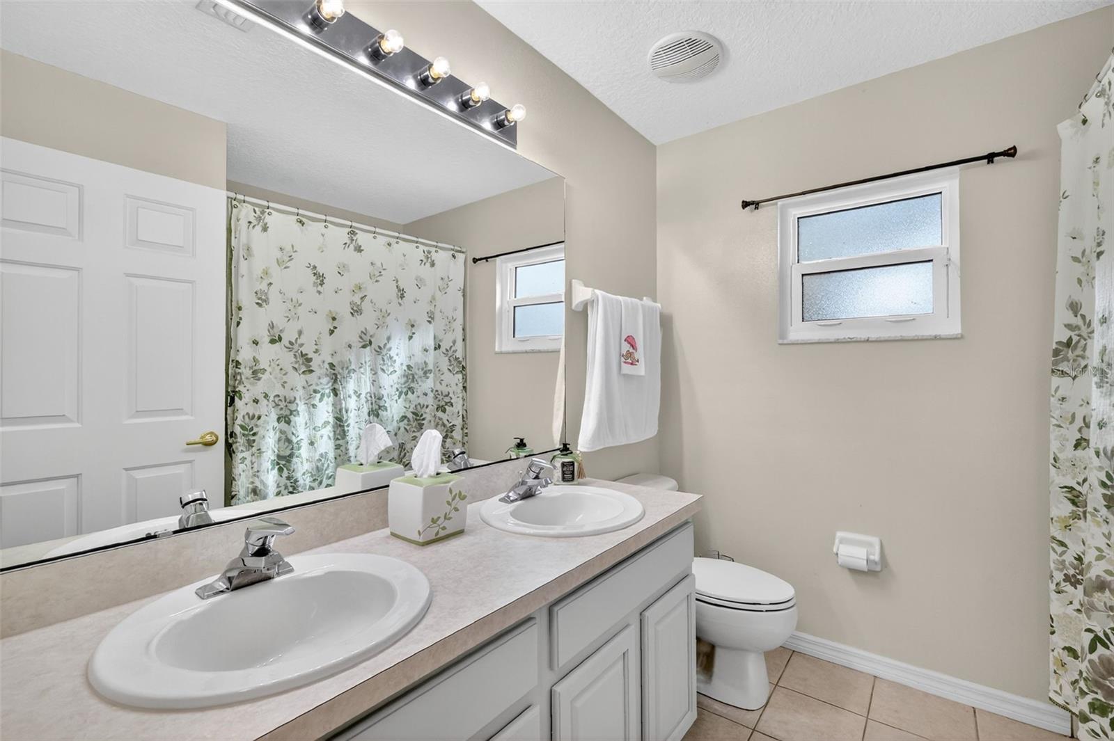 Image 29 of 37 For 33043 Windy Oak Street