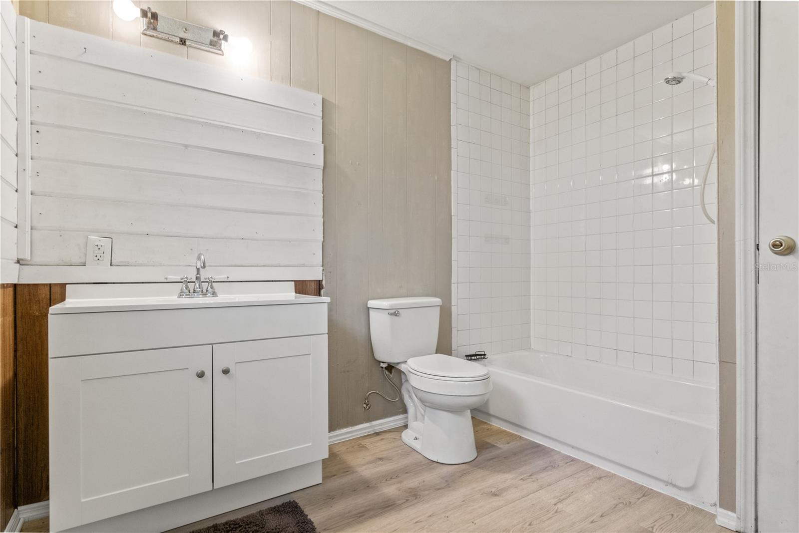 Image 18 of 29 For 6949 Cr 651  