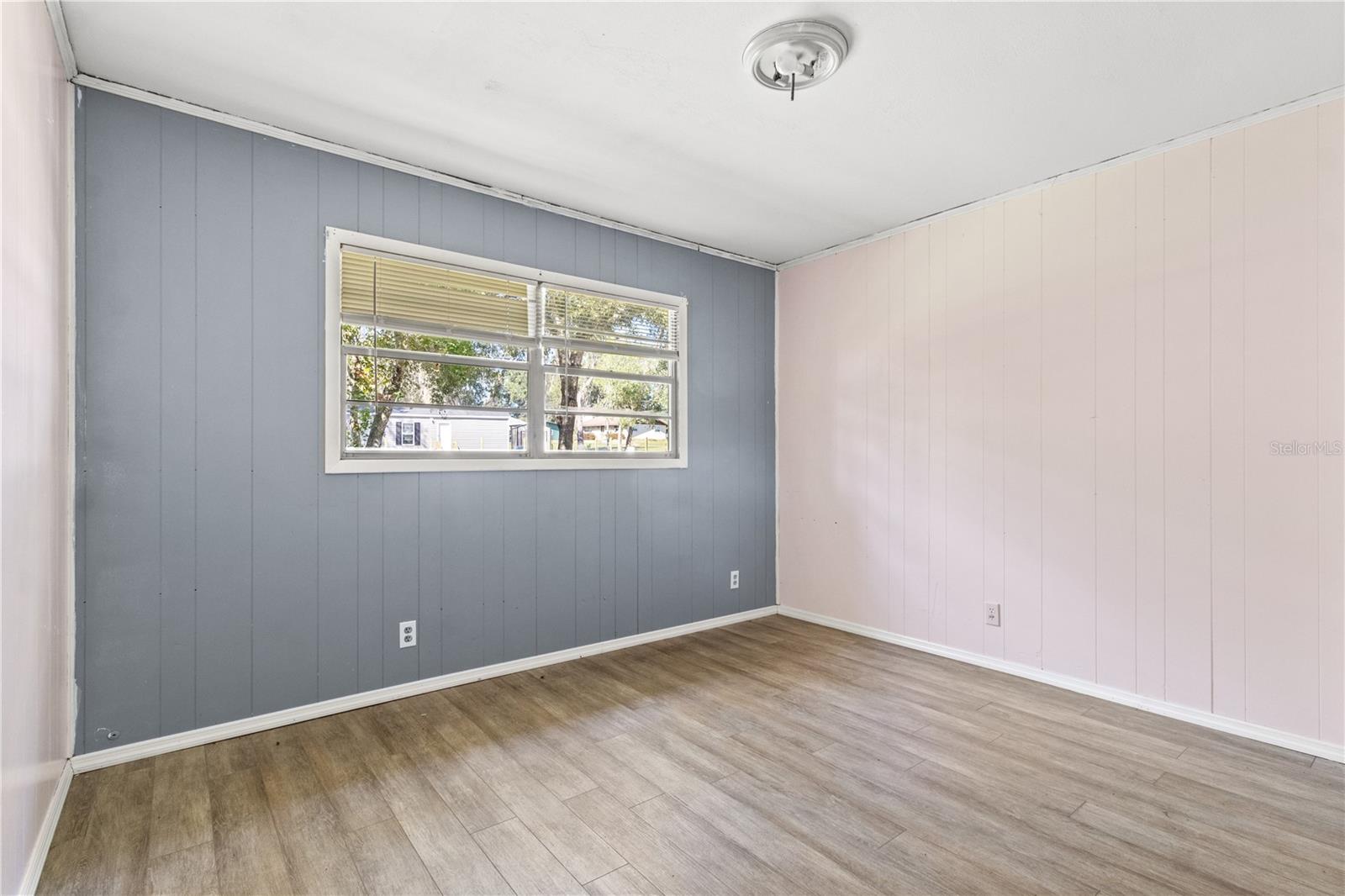 Image 20 of 29 For 6949 Cr 651  