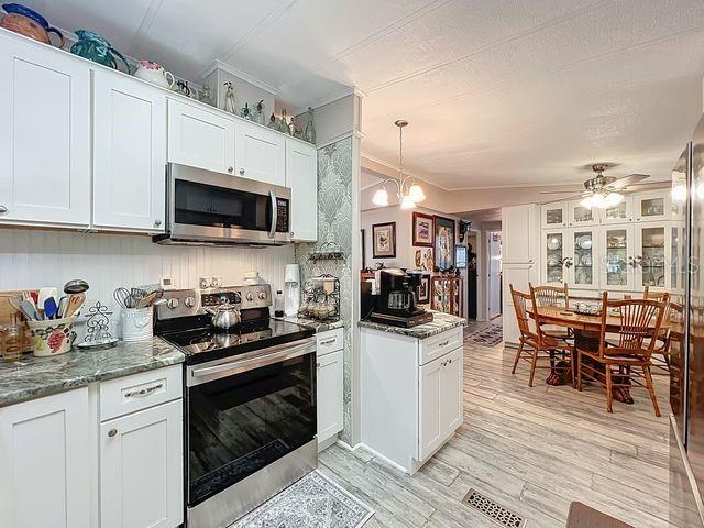 Image 12 of 38 For 1359 Windsor Street