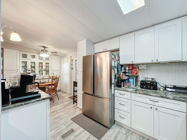 Image 14 of 38 For 1359 Windsor Street