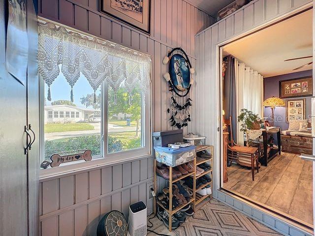 Image 5 of 38 For 1359 Windsor Street