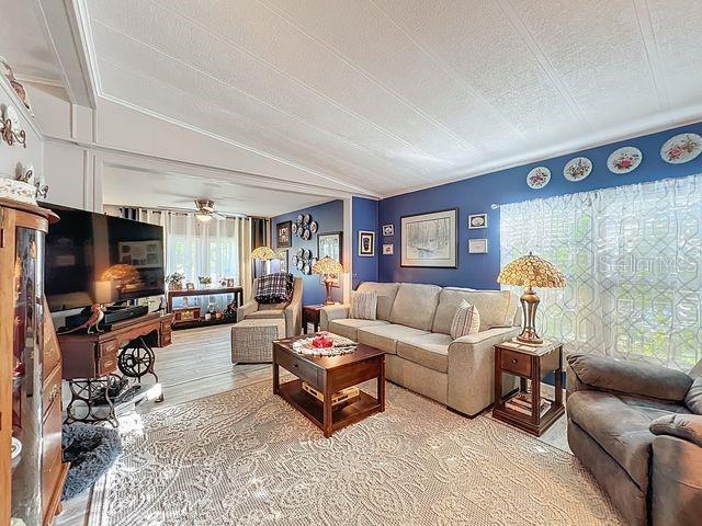 Image 8 of 38 For 1359 Windsor Street