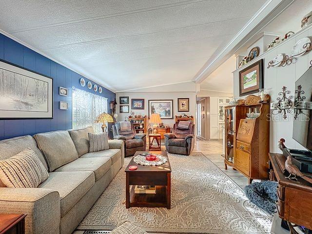 Image 9 of 38 For 1359 Windsor Street