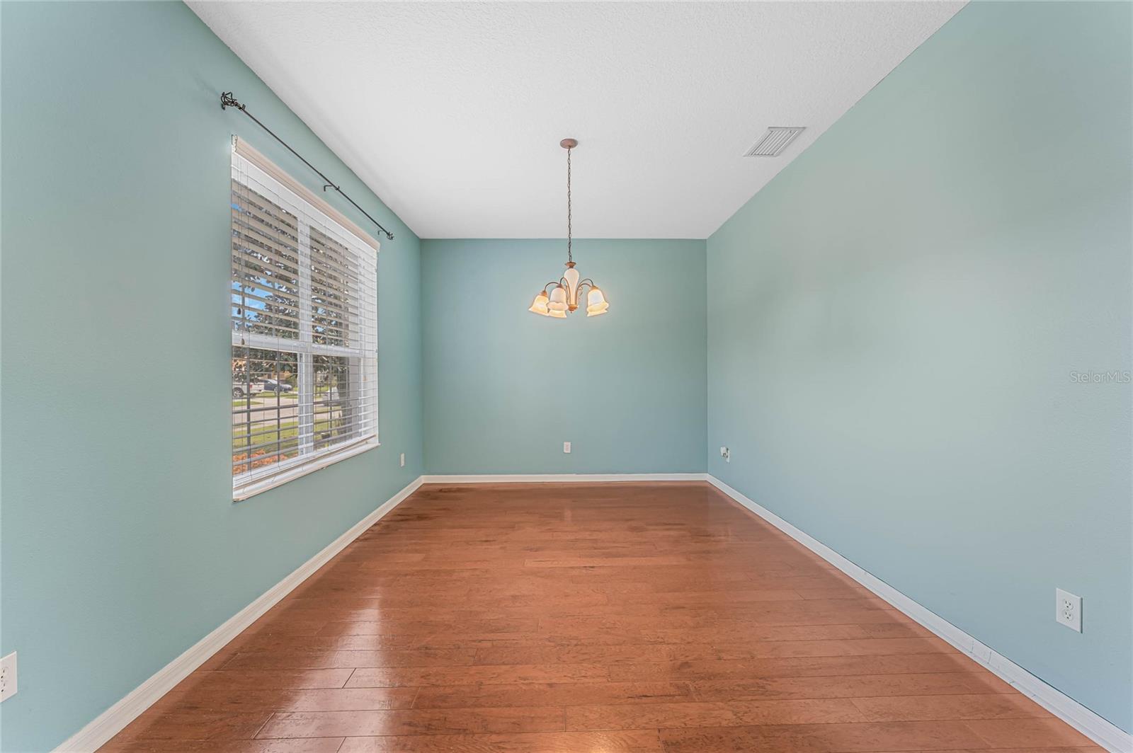 Image 5 of 50 For 600 Michigan Estates Circle