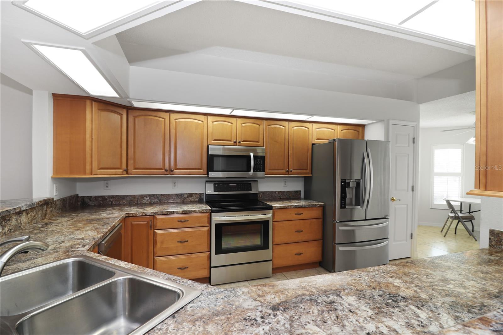 Image 10 of 40 For 21742 King John Street