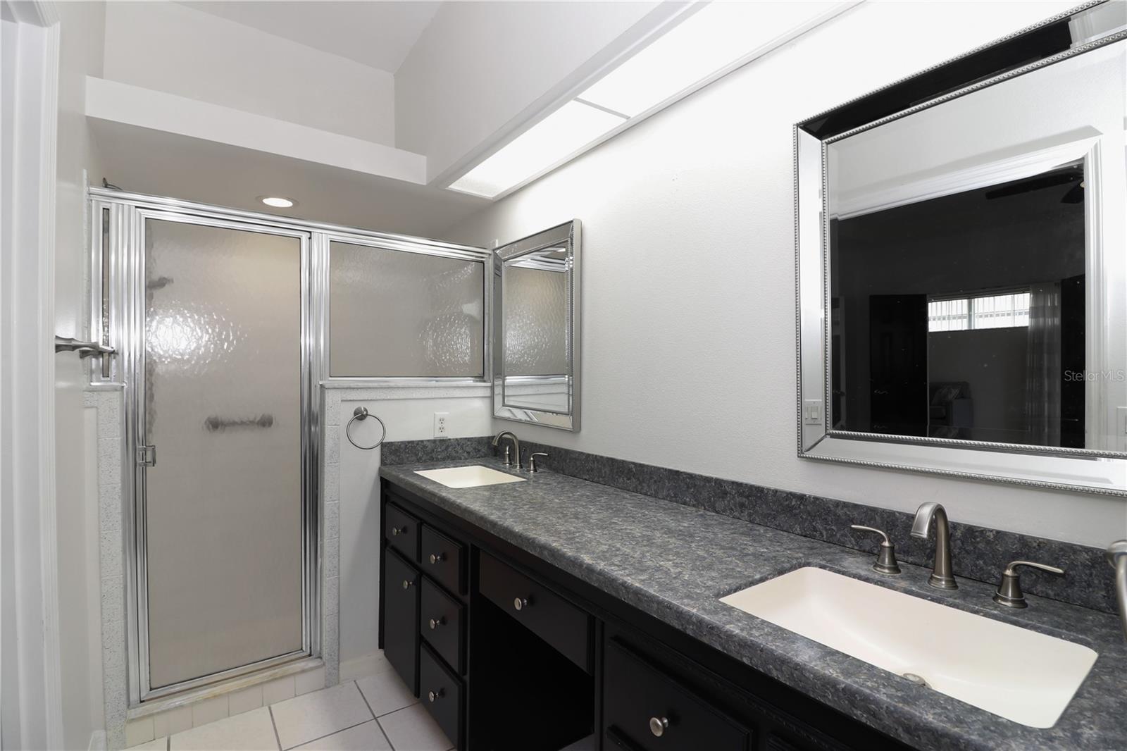 Image 20 of 40 For 21742 King John Street