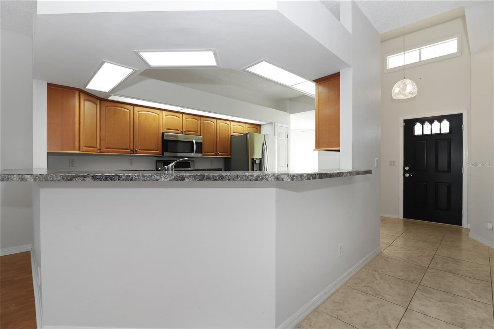 Image 3 of 40 For 21742 King John Street