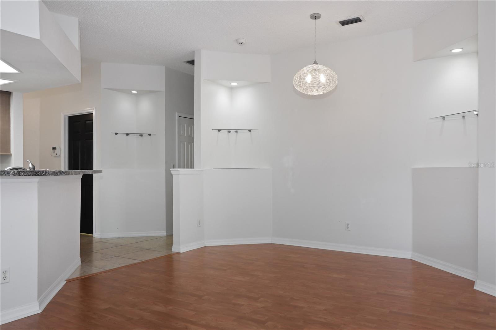 Image 8 of 40 For 21742 King John Street