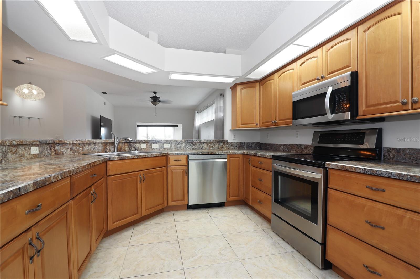 Image 9 of 40 For 21742 King John Street