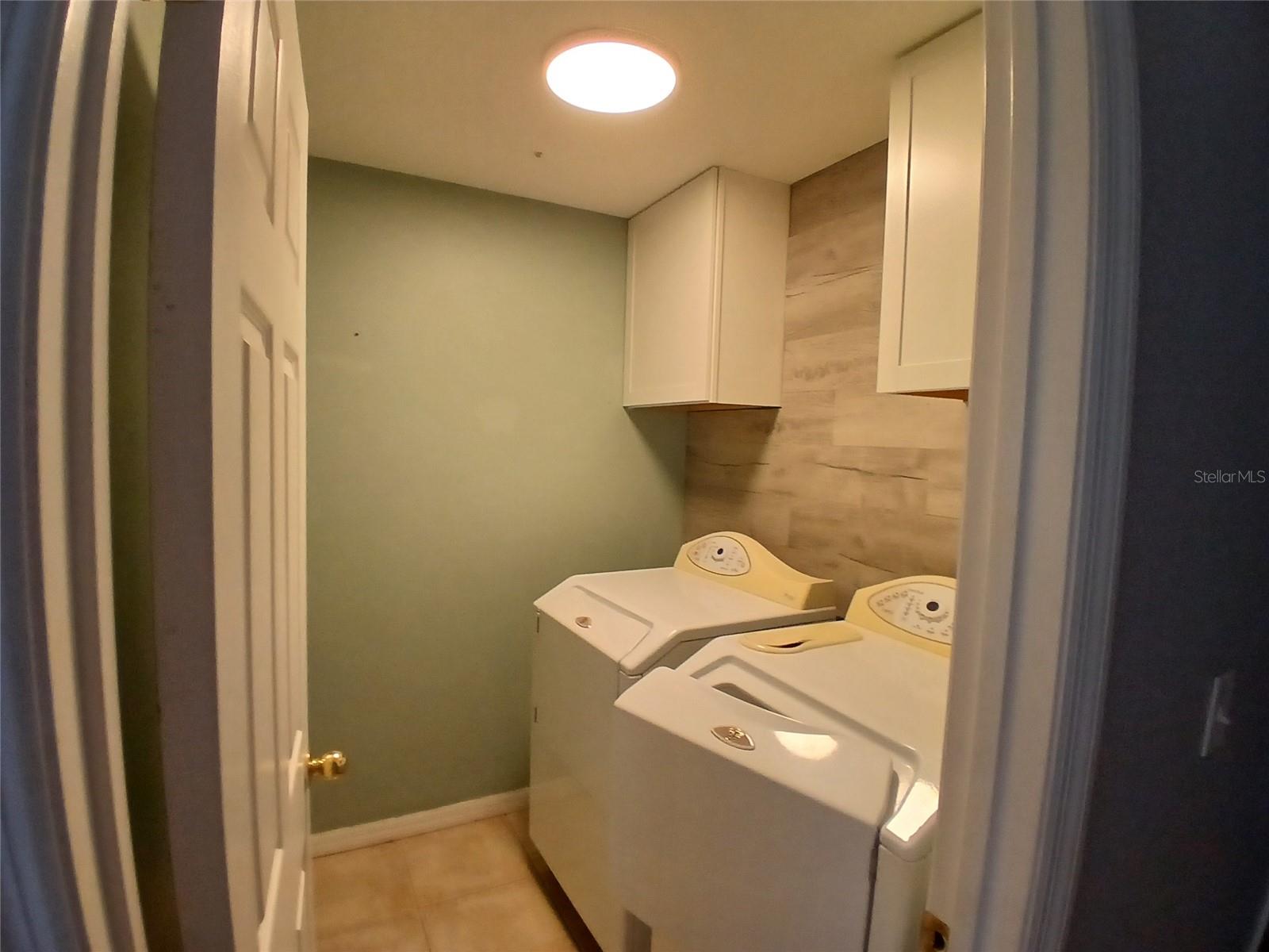 Image 3 of 15 For 3002 Lorimer Court