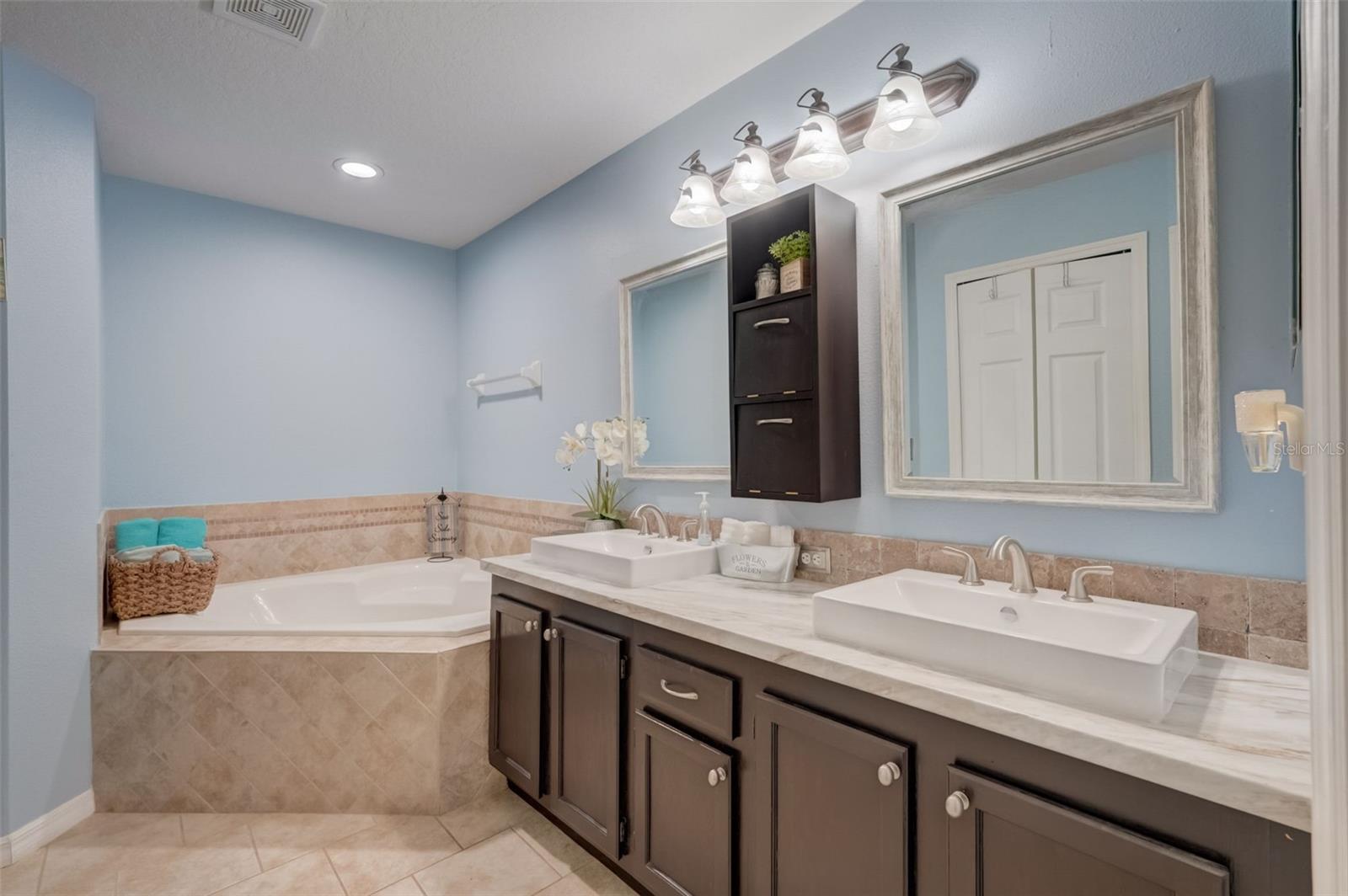 Image 11 of 12 For 2236 Lake Pointe Circle