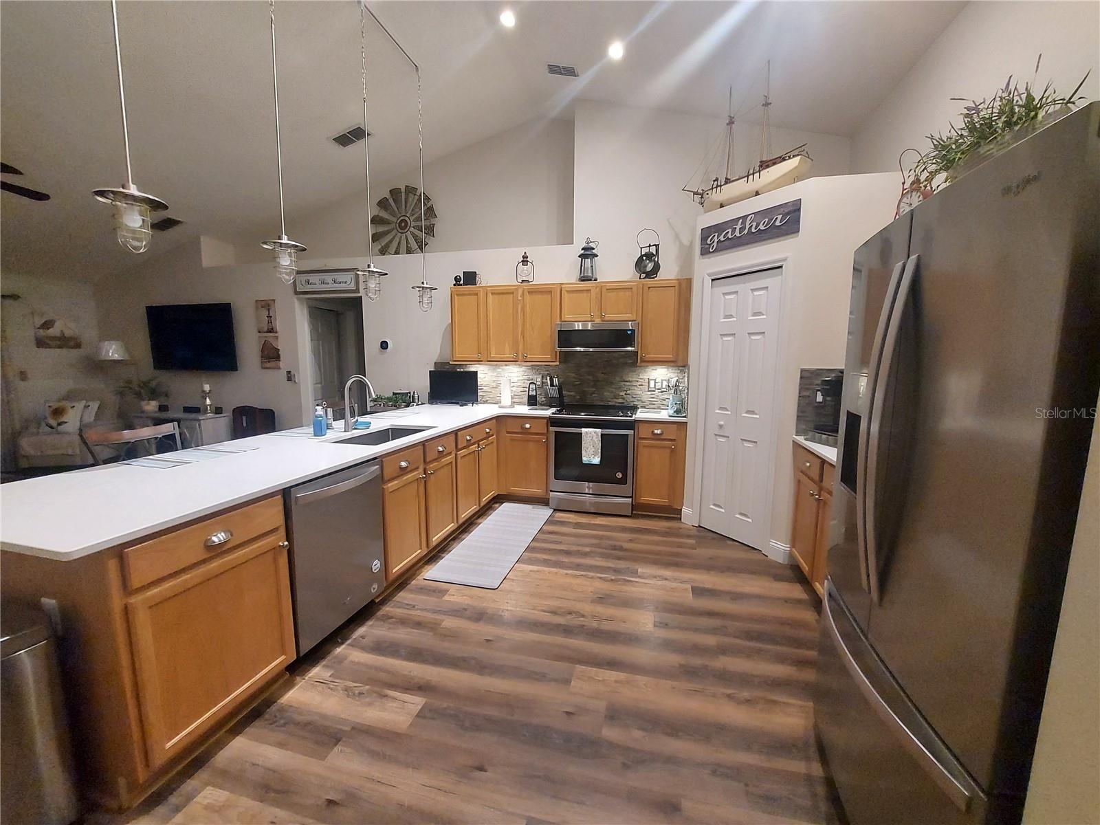 Image 2 of 12 For 2236 Lake Pointe Circle