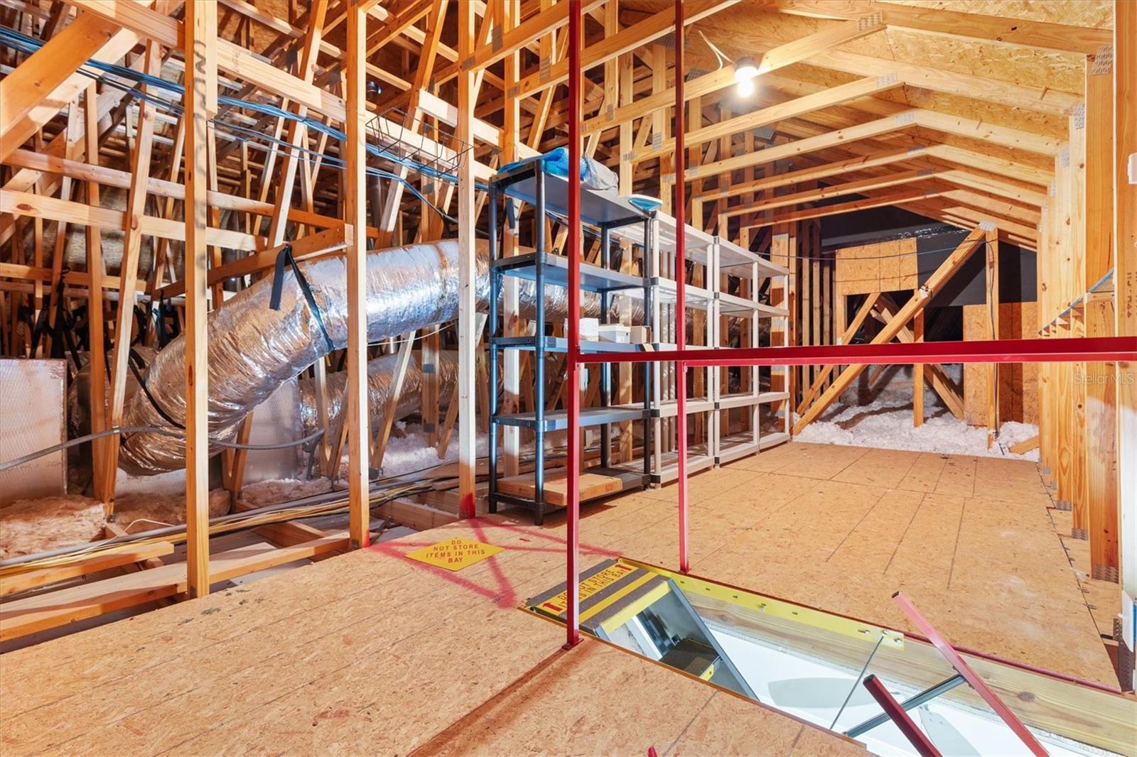 Listing photo id 10 for 981 Iron Oak Way