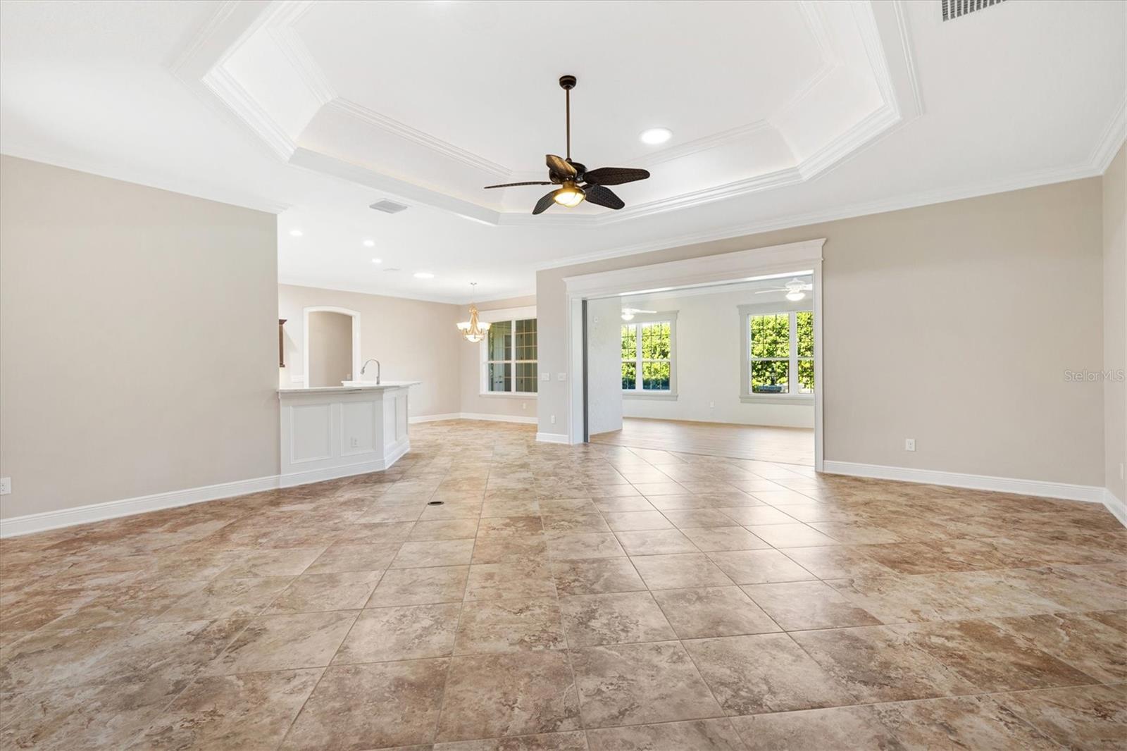 Listing photo id 16 for 981 Iron Oak Way