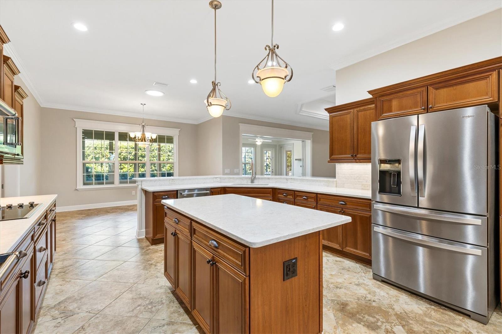 Listing photo id 22 for 981 Iron Oak Way