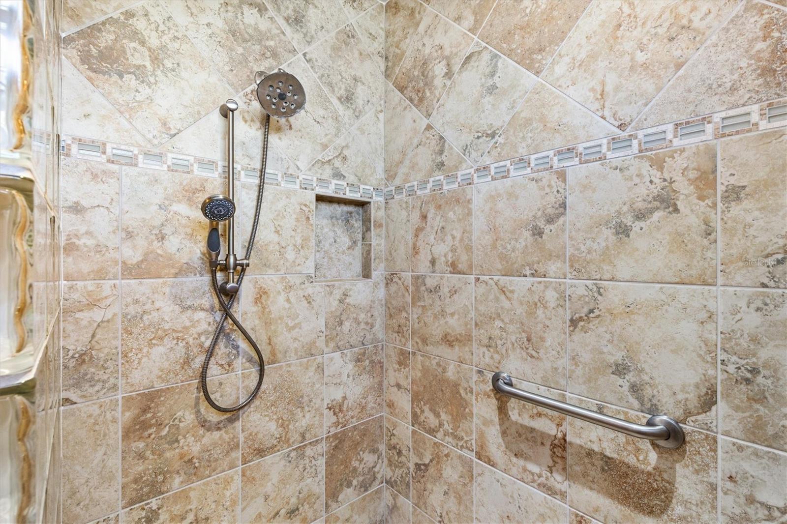 Listing photo id 34 for 981 Iron Oak Way