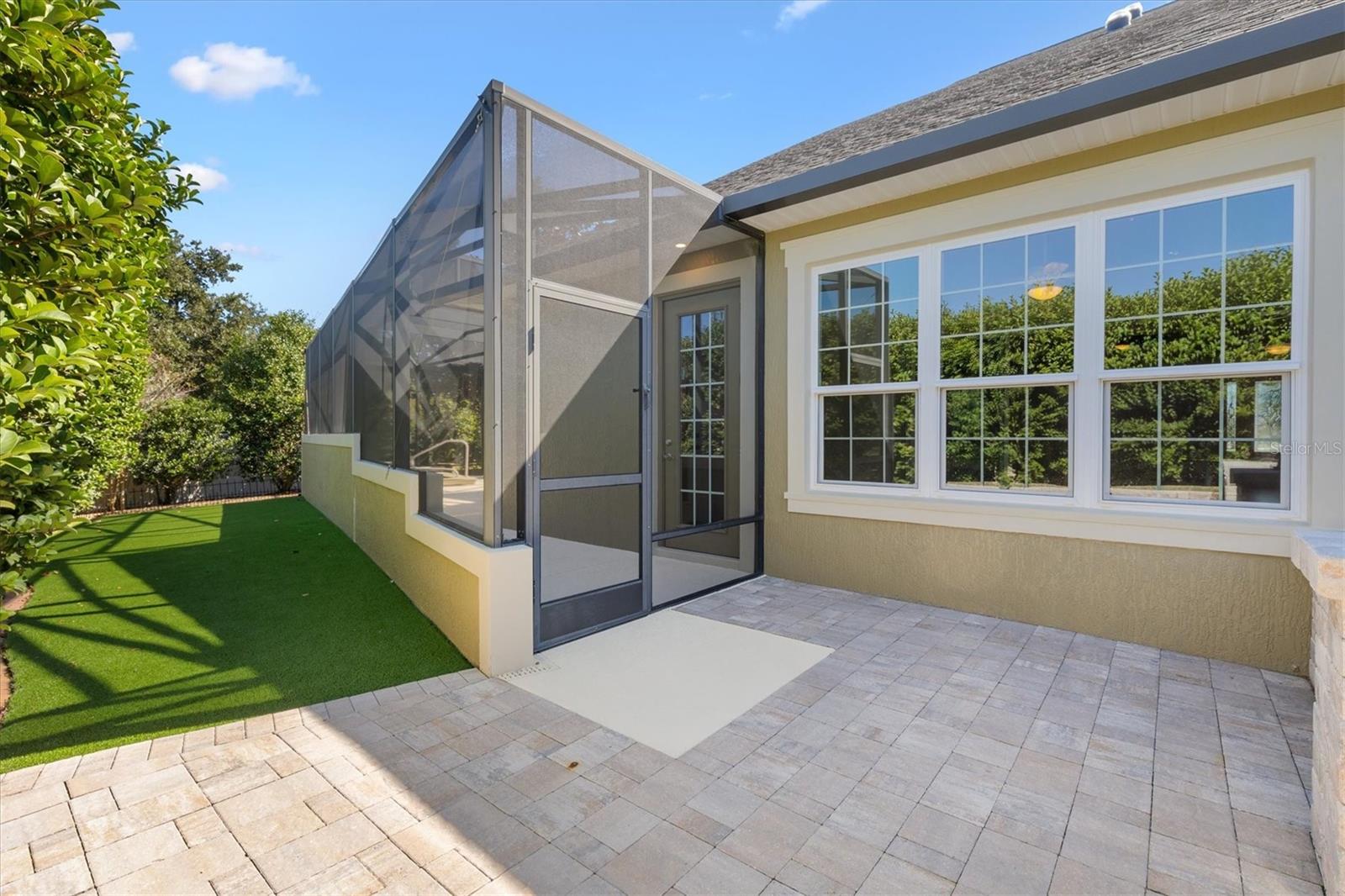 Listing photo id 50 for 981 Iron Oak Way