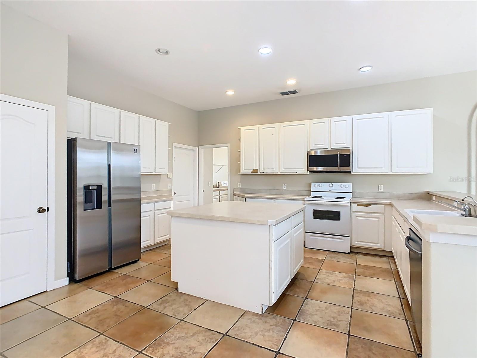 Image 11 of 35 For 213 Grand Reserve Drive