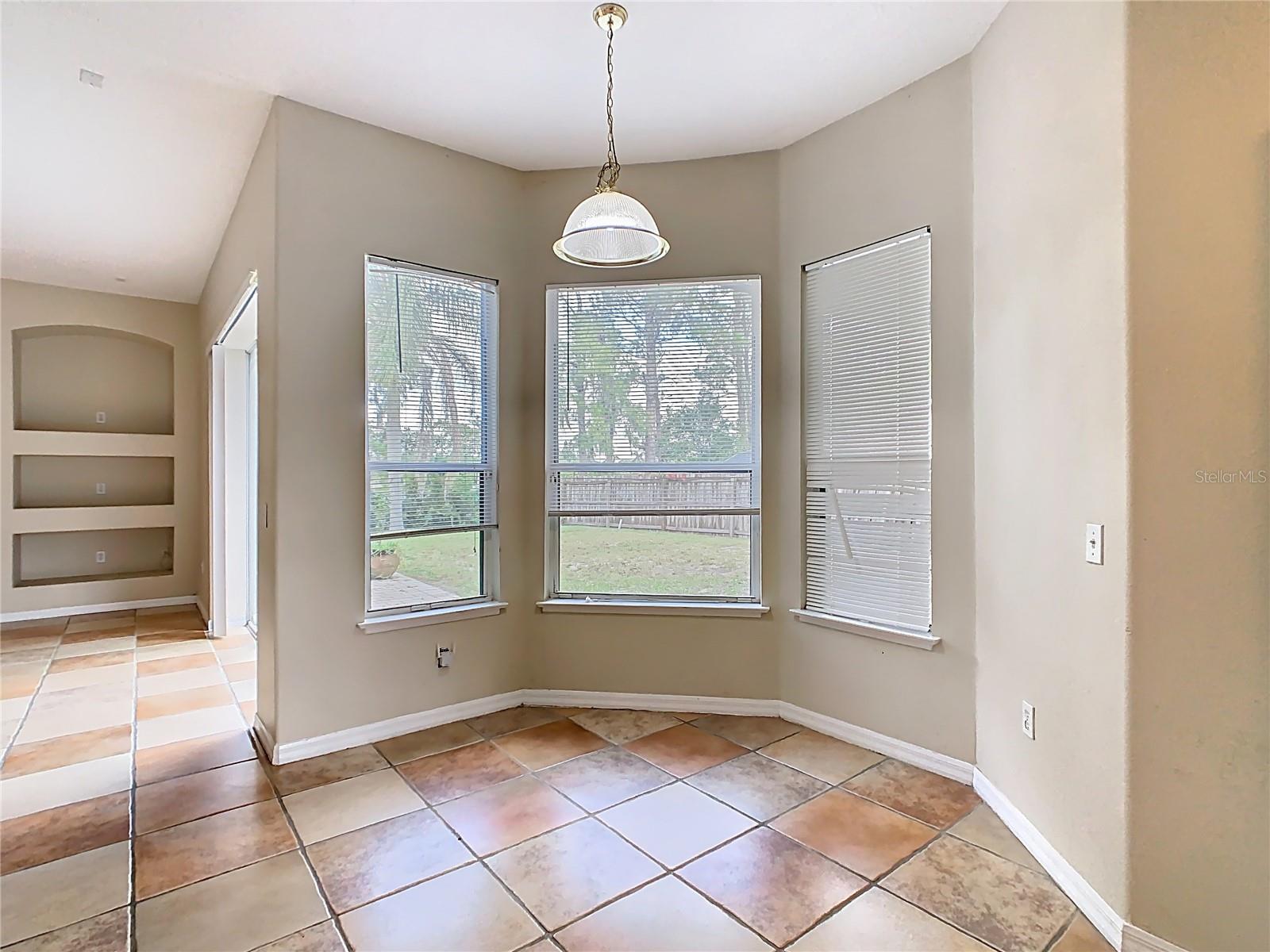 Image 12 of 35 For 213 Grand Reserve Drive