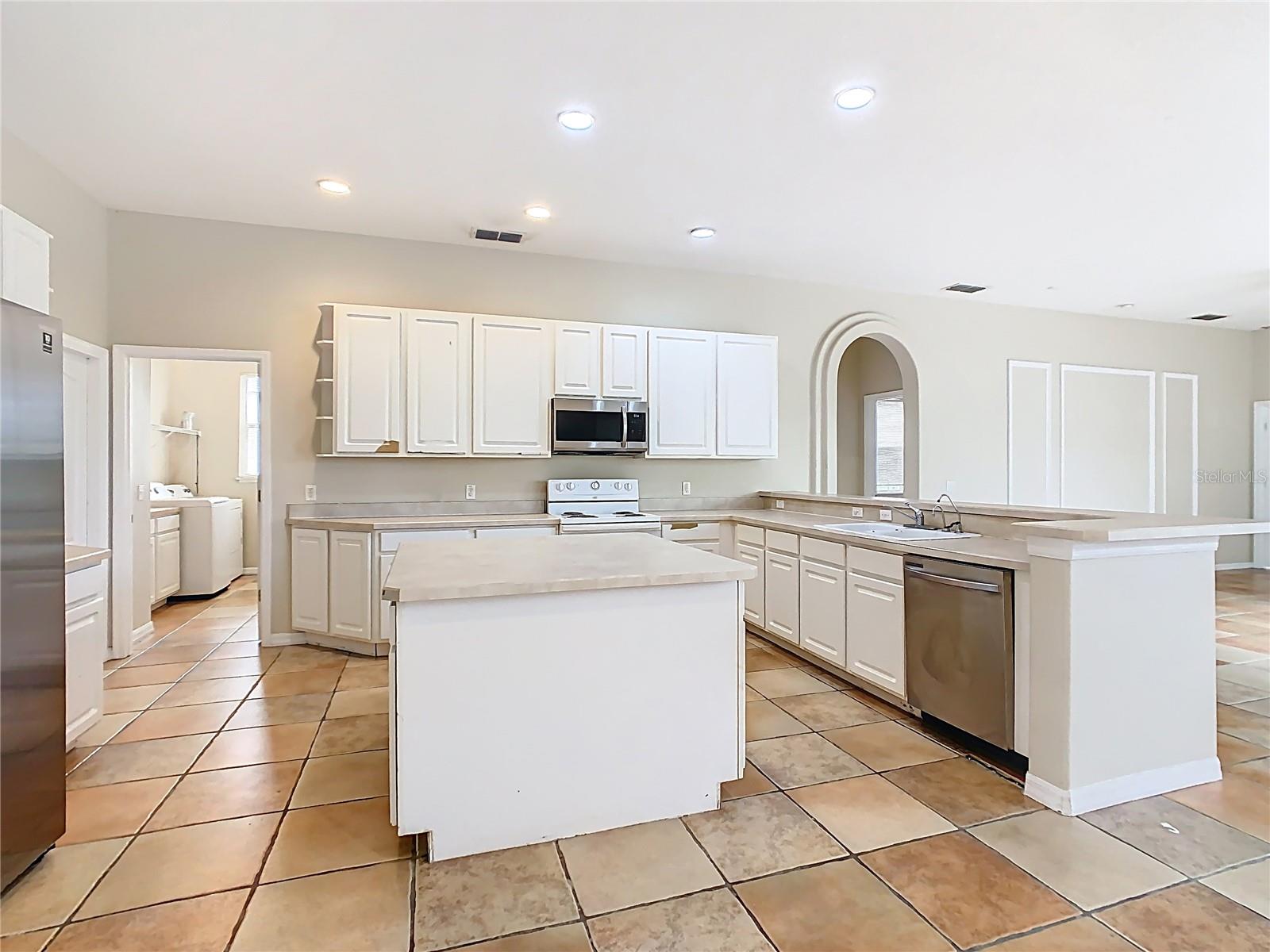 Image 9 of 35 For 213 Grand Reserve Drive