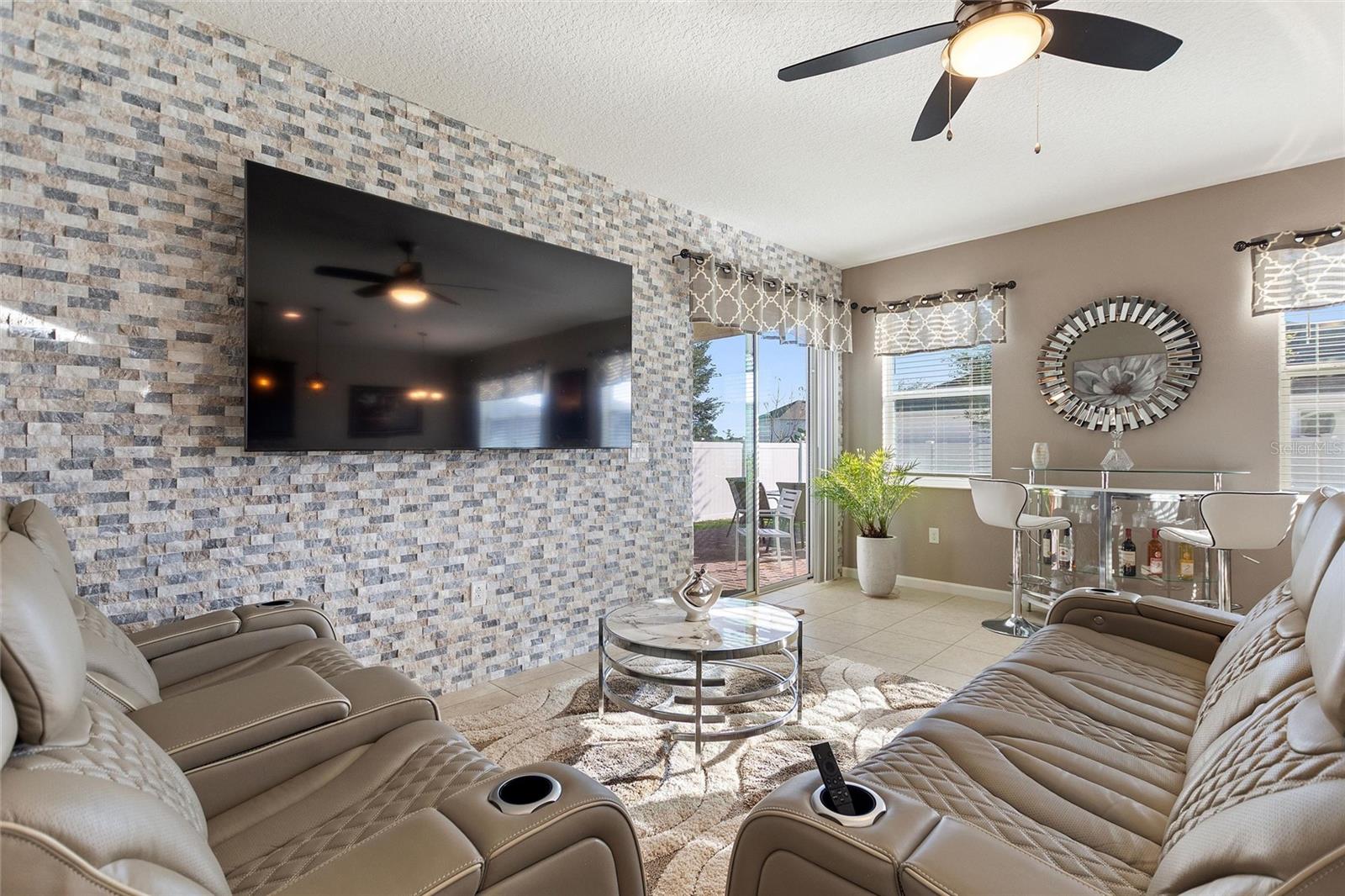 Image 5 of 60 For 428 Sapphire Drive