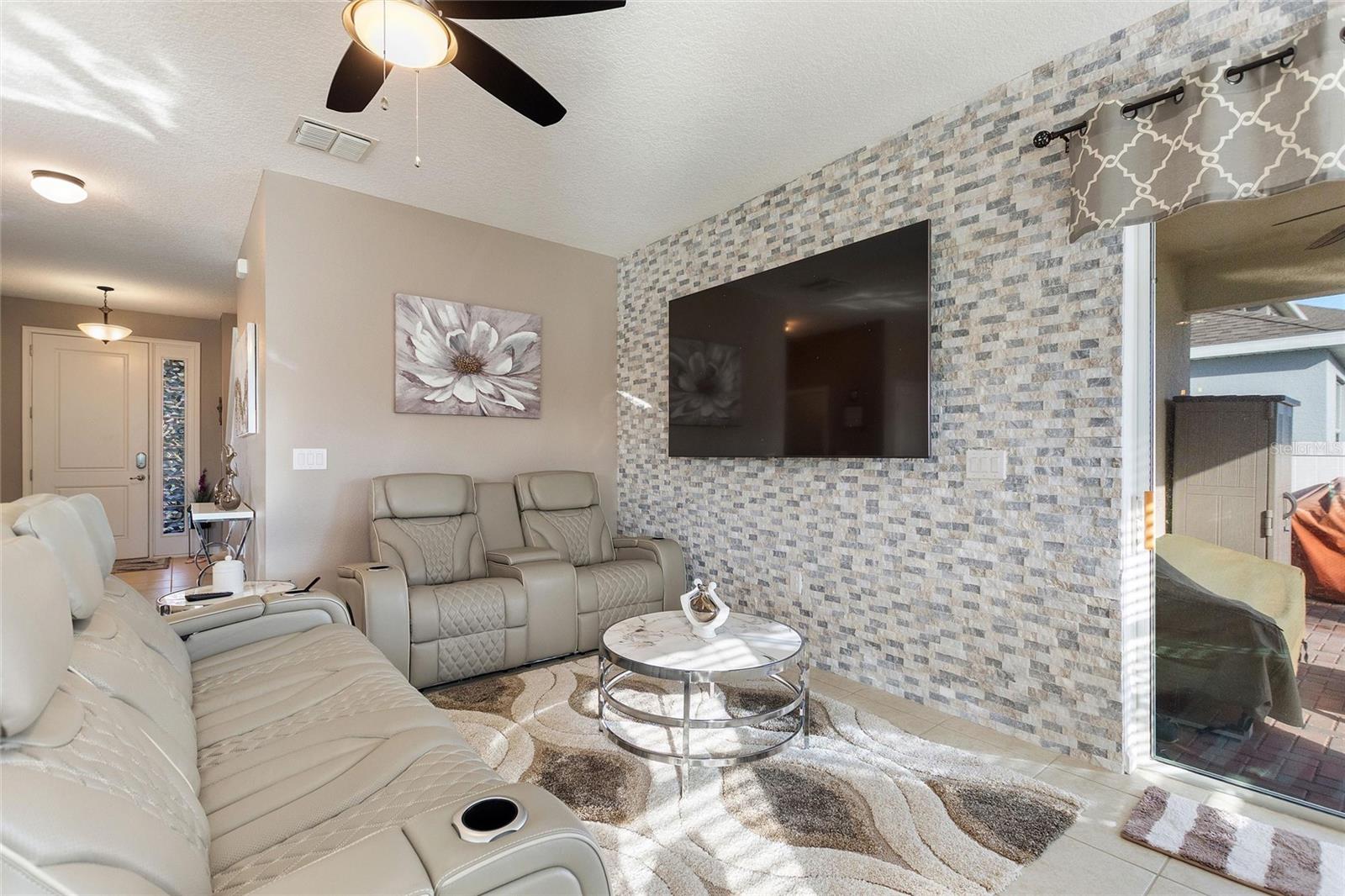 Image 6 of 60 For 428 Sapphire Drive