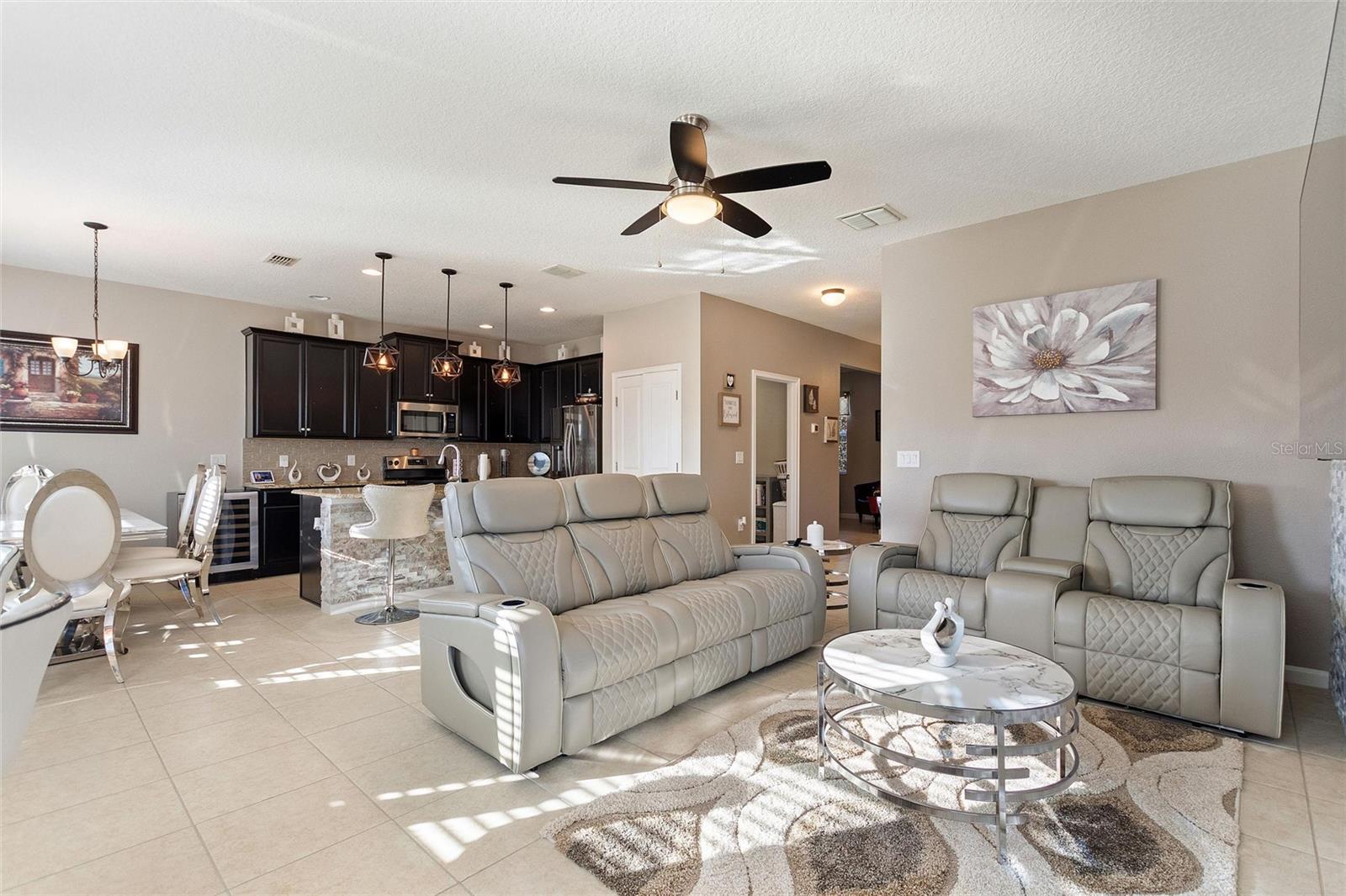 Image 7 of 60 For 428 Sapphire Drive