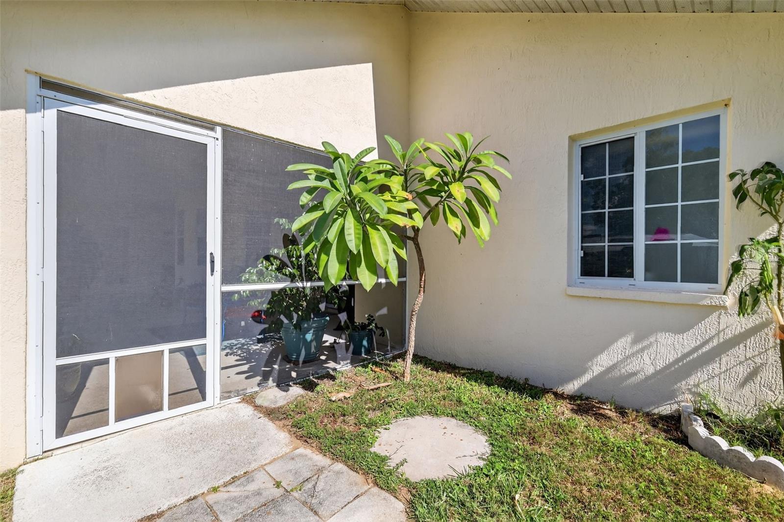 Image 6 of 37 For 14 62nd Terrace