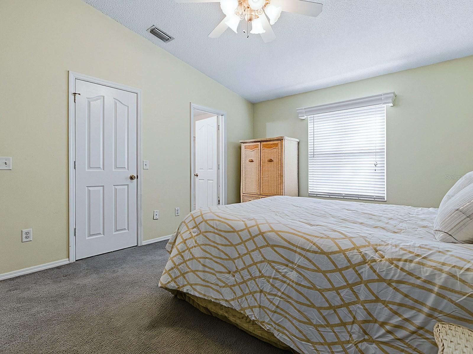 Image 17 of 43 For 16978 94th Sunnybrook Circle