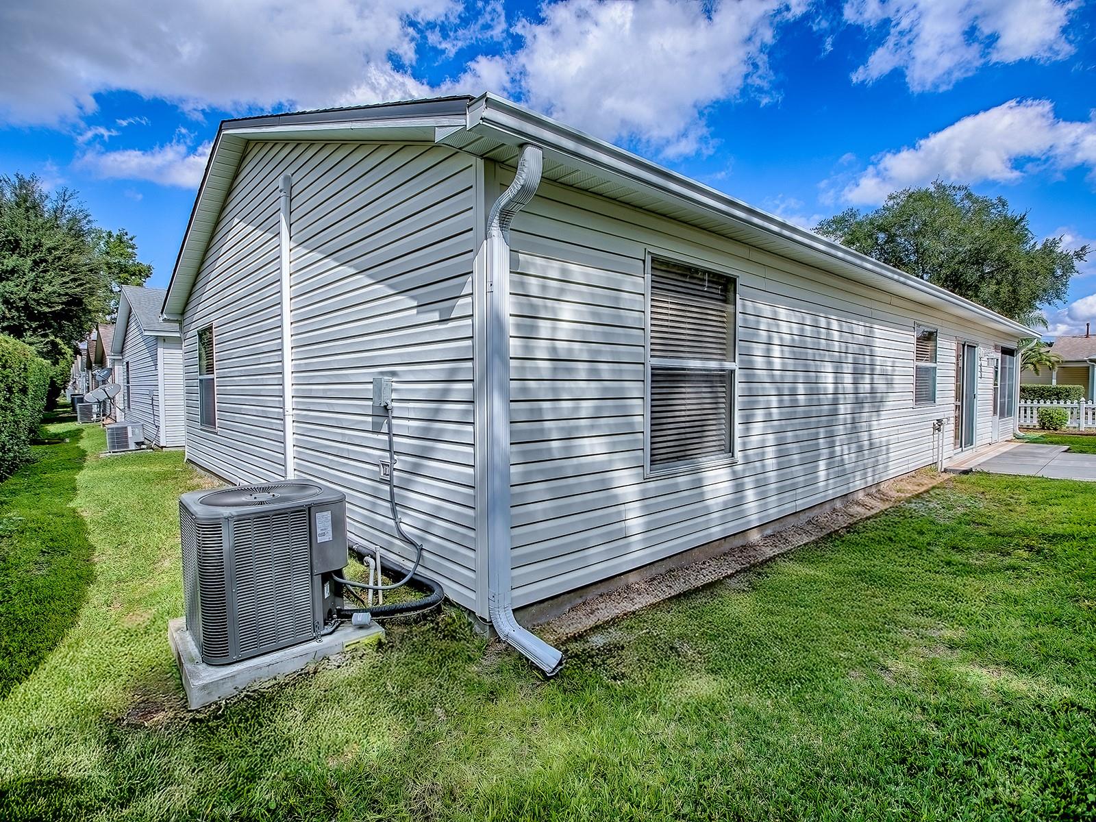 Image 26 of 43 For 16978 94th Sunnybrook Circle