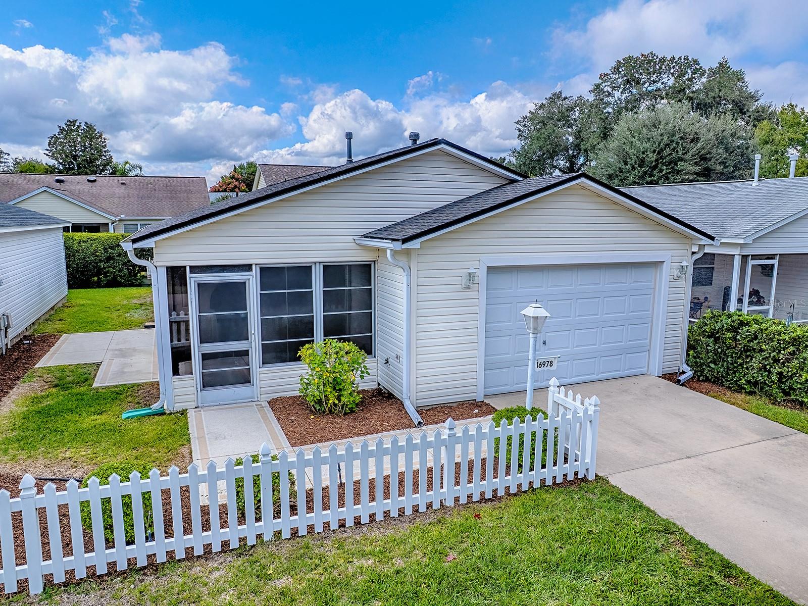 Image 28 of 43 For 16978 94th Sunnybrook Circle