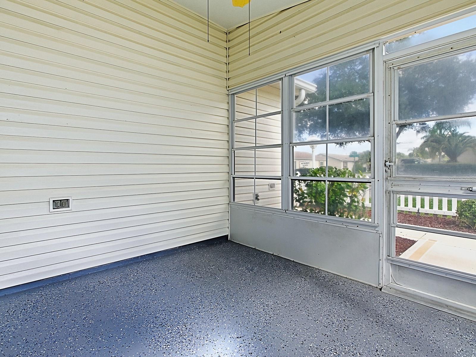 Image 3 of 43 For 16978 94th Sunnybrook Circle