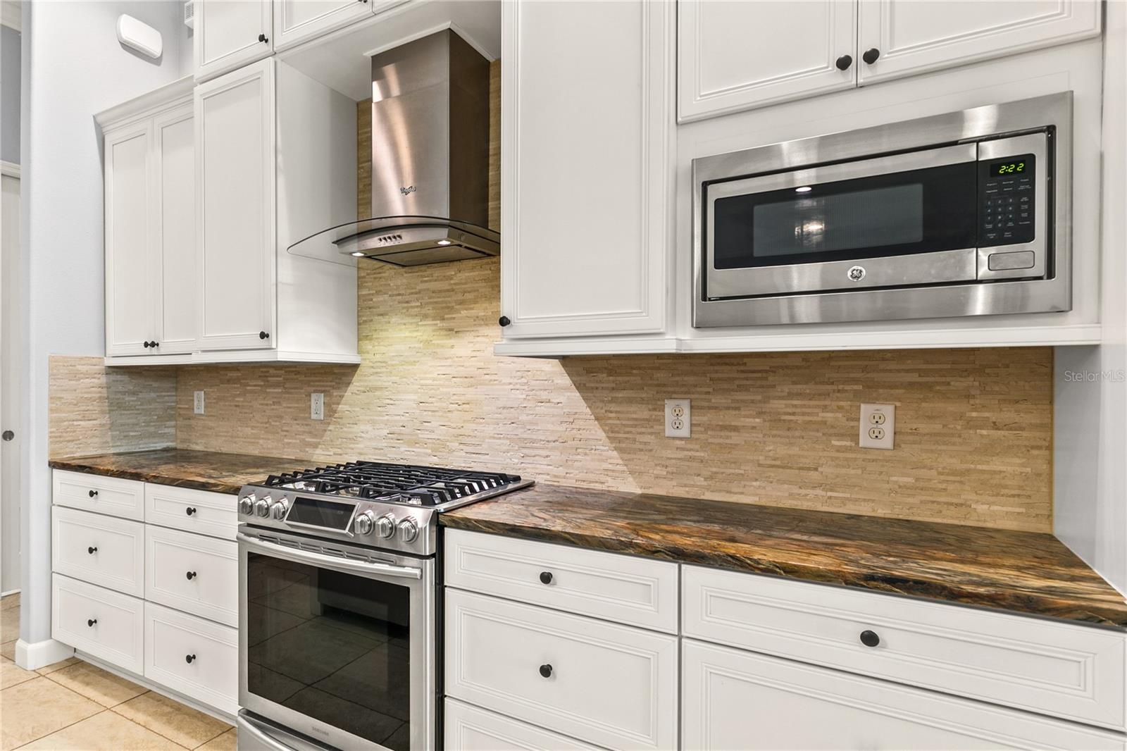 Image 13 of 60 For 8065 Bridgeport Bay Circle