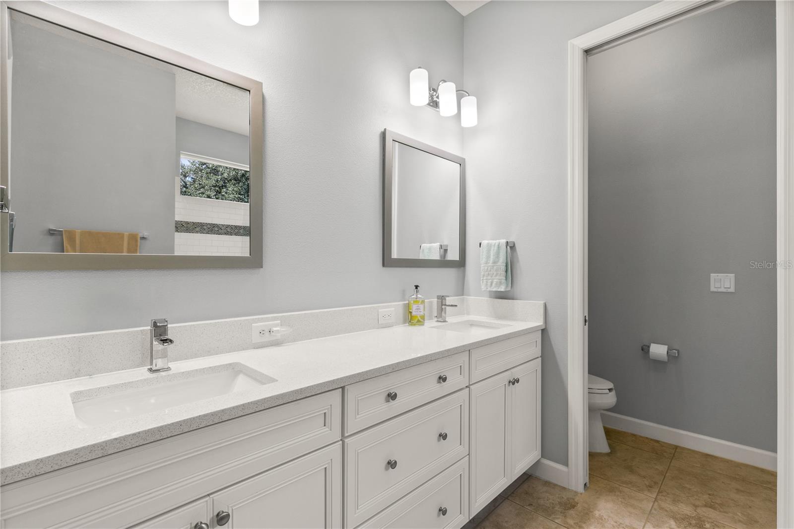 Image 25 of 60 For 8065 Bridgeport Bay Circle